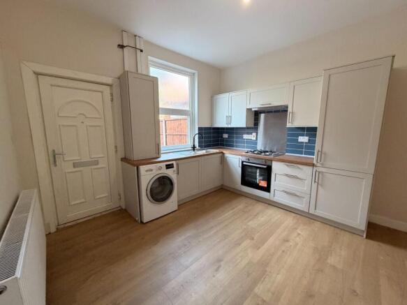 Kitchen (2)
