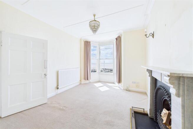 Seafront apartment with balcony in Clevedon photo 4