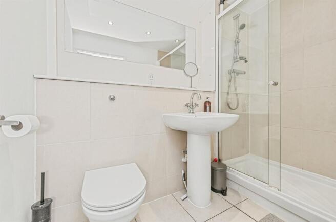 2 bed Apartment for sale Image 7