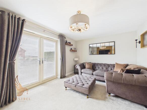 4 bed Detached for sale Image 11