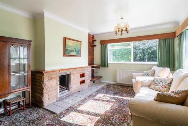 Living Room-2.jpg