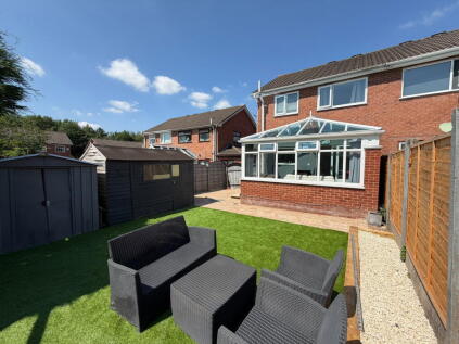 Oval Drive, Dukinfield, SK16 4XB