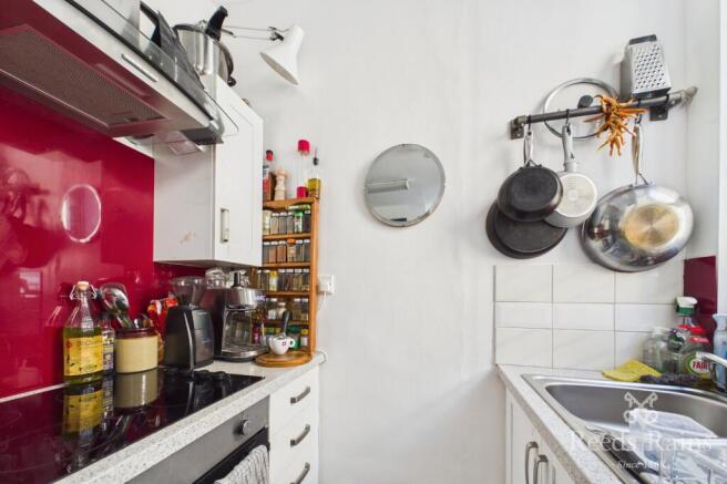 2 bed Terraced to rent Image 4