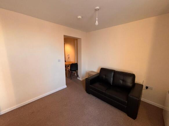 1 bed Flat for sale Image 4