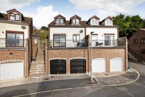 59, Upper Longlands, Dawlish EX7 9DD