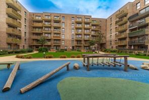 Flat 10, 100 New Oxford Court, Pears Road, Hounslow TW3 1AT