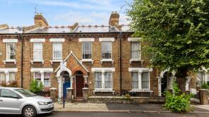 64, Sabine Road, London SW11 5LW