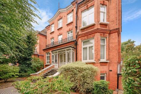 Fitzjohns Avenue, London, NW3