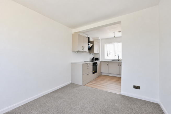 3 bed Semi-Detached for sale Image 8