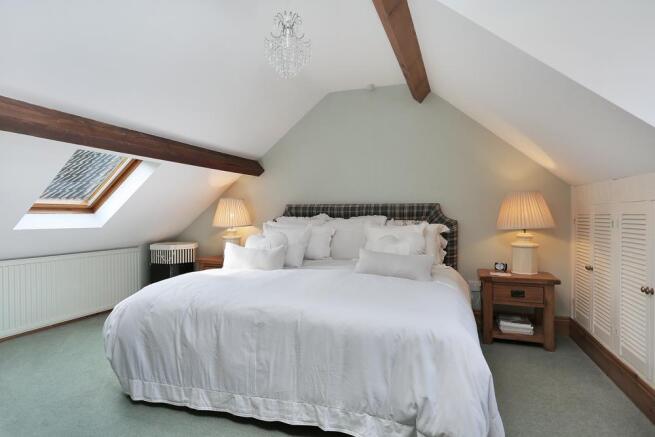 BEDROOM 2