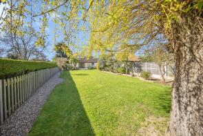 2, 11 Hazleview, Rectory Road, Clacton-on-sea CO16 9AY