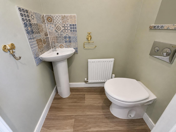 4 bed Town House for sale Image 6