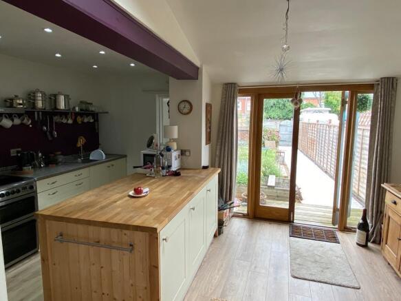 Kitchen/Dining 