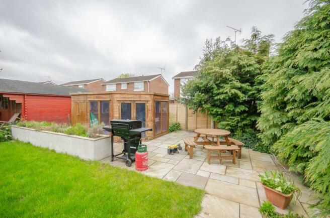 rear garden pic 3.jpg
