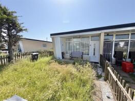 67b, Lilac Avenue, Clacton-on-sea CO16 8ST