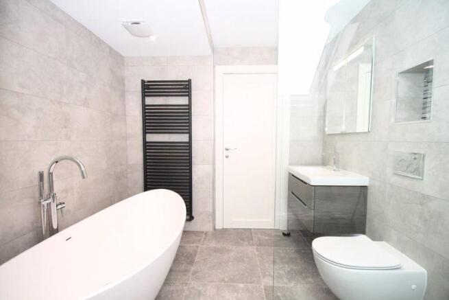 Family Bathroom 