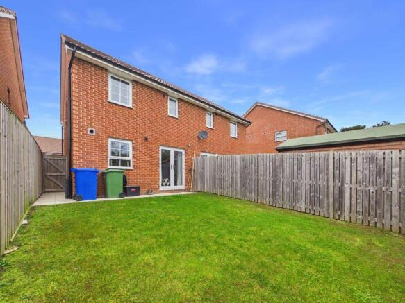 3 bed Semi-Detached for sale Image 12