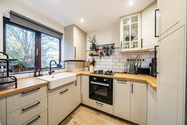 1425582-2-69b98d5...