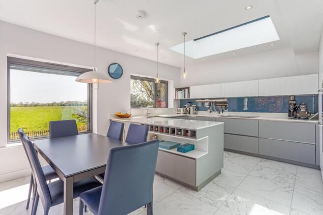 Kitchen/Breakfast