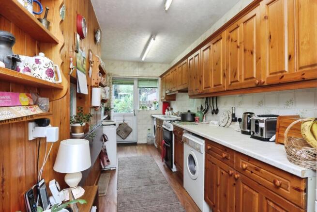 3 bed Semi-Detached for sale Image 6