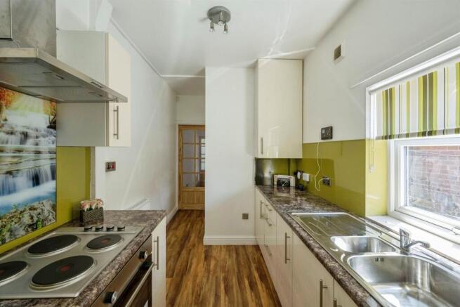 3 bed Terraced for sale Image 7