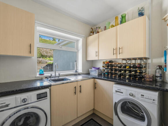 4 bed Detached Bungalow for sale Image 12