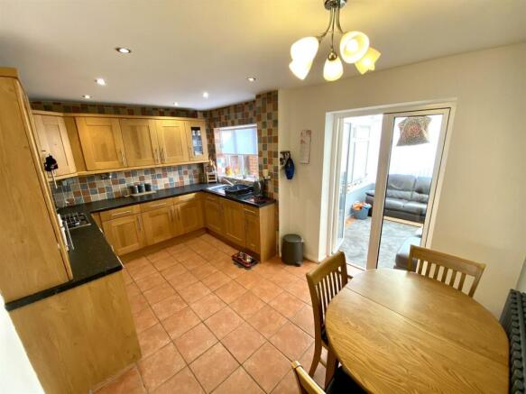 Open Plan Kitchen and Dining Room