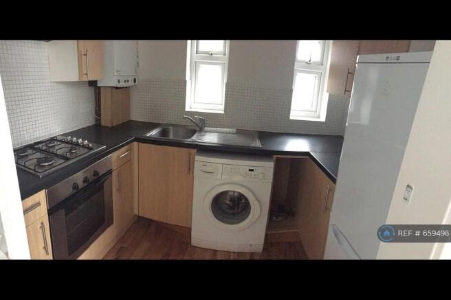 Kitchen - Gas Hob,Washing Machine,Fridge Freezer