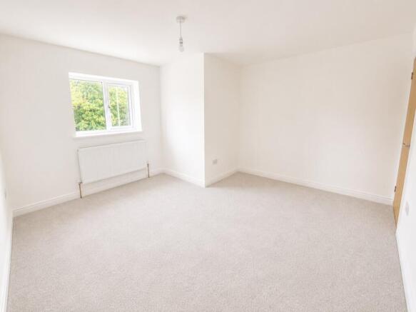 4 bed Detached for sale Image 9