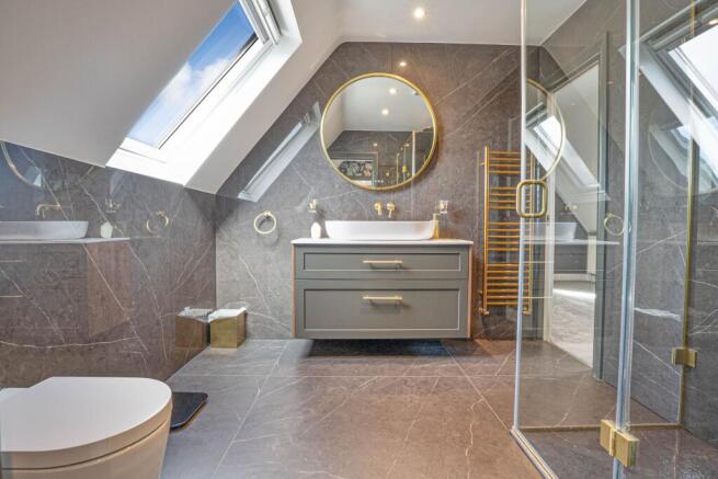 Jack and Jill En-suite