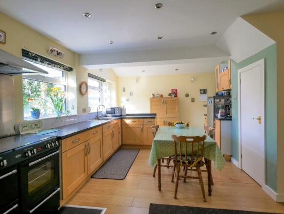 Kitchen/Dining