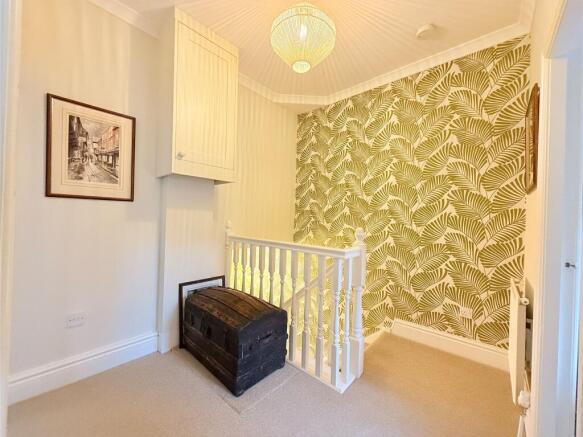 2 bed Apartment for sale Image 9