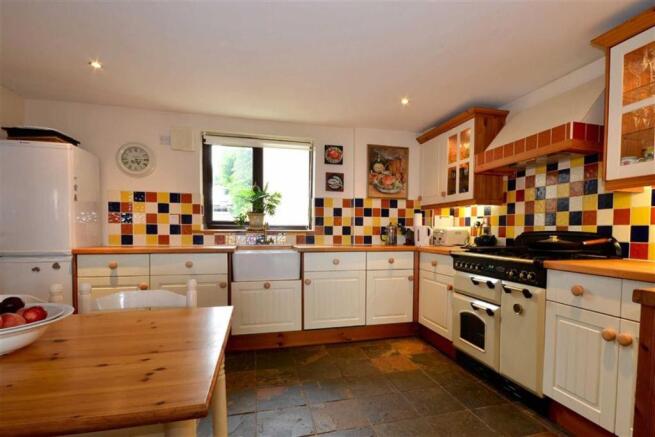 KITCHEN / BREAKFAST/