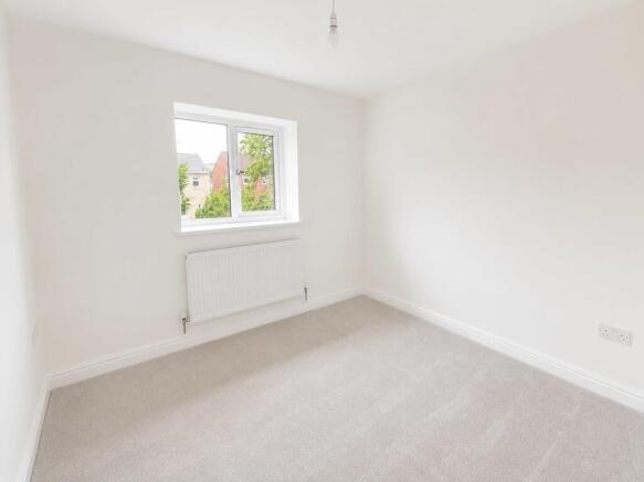 5 bed Semi-Detached for sale Image 8