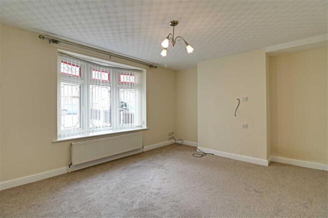 FRONT LOUNGE measuring