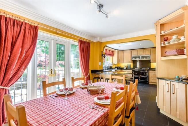 Dining & Kitchen