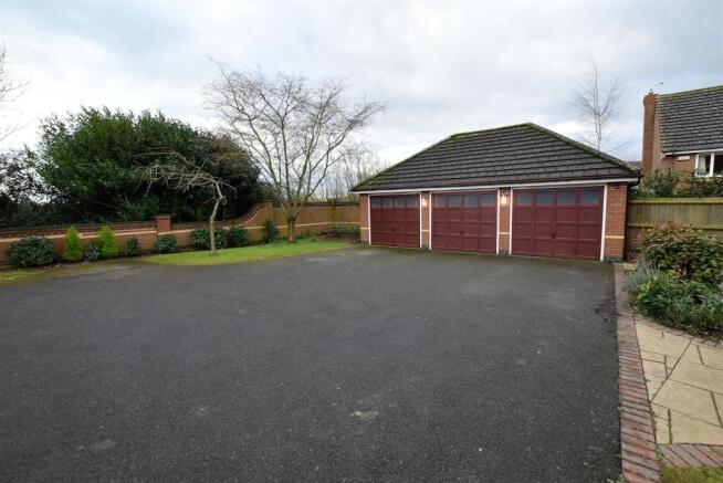 Triple Garage