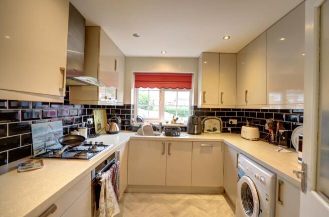 2 bed Semi-Detached Bungalow for sale Image 4