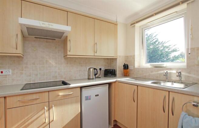 54BC - Kitchen 2.jpg