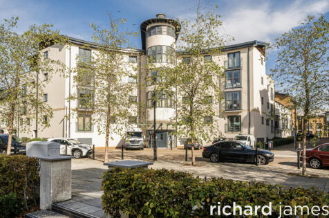 Holly Court, 23 Pasture Drive, Swindon, SN1 4GH