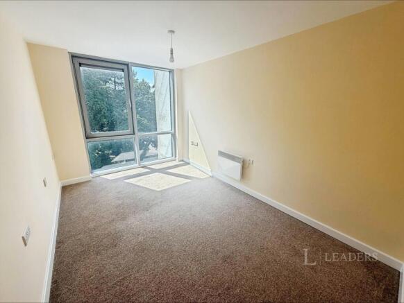 2 bed Flat to rent Image 7