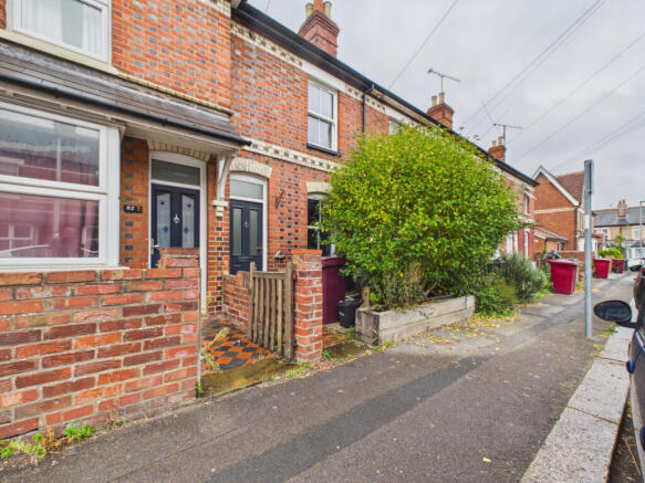 2 bed terraced house for sale Filey Road, Reading