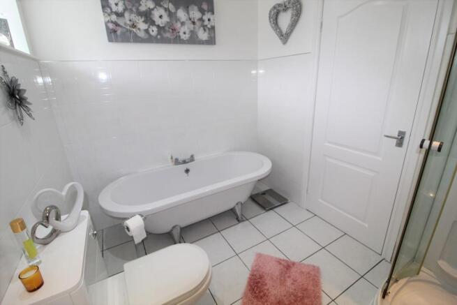 Bedroom 1 ensuite