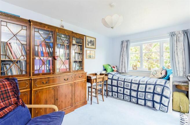 8267636-interior21.jpg