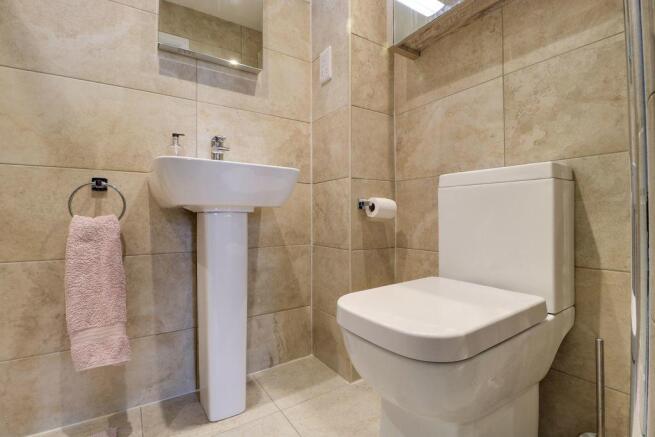 Ensuite to Bed 1