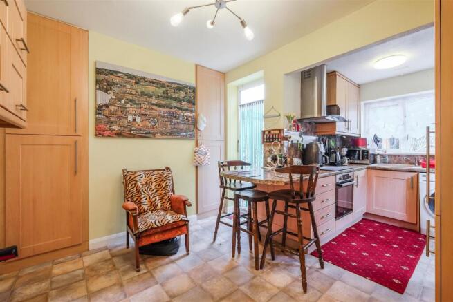 2 bed Semi-Detached for sale Image 8