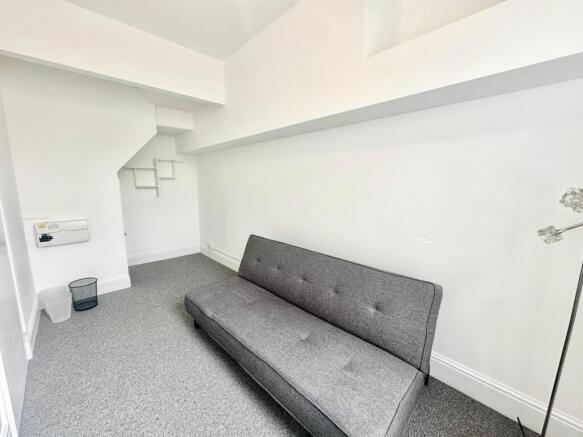 3 bed House to rent Image 10