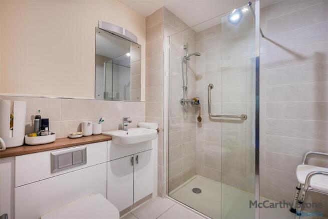 2 bed Apartment for sale Image 12