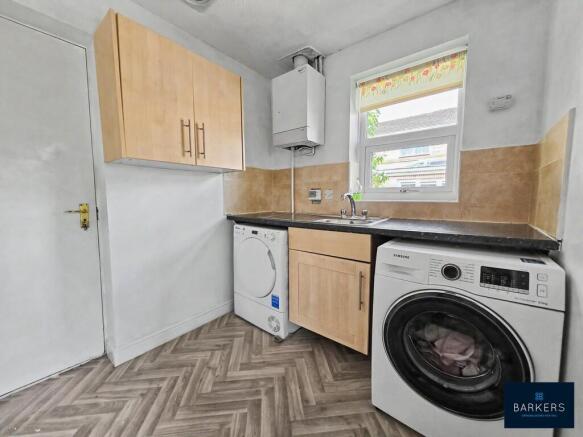 4 bed Detached for sale Image 7