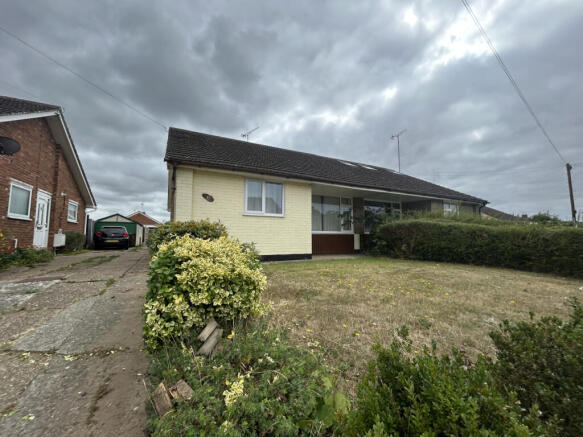 2 bedroom Semi Detached Bungalow for rent